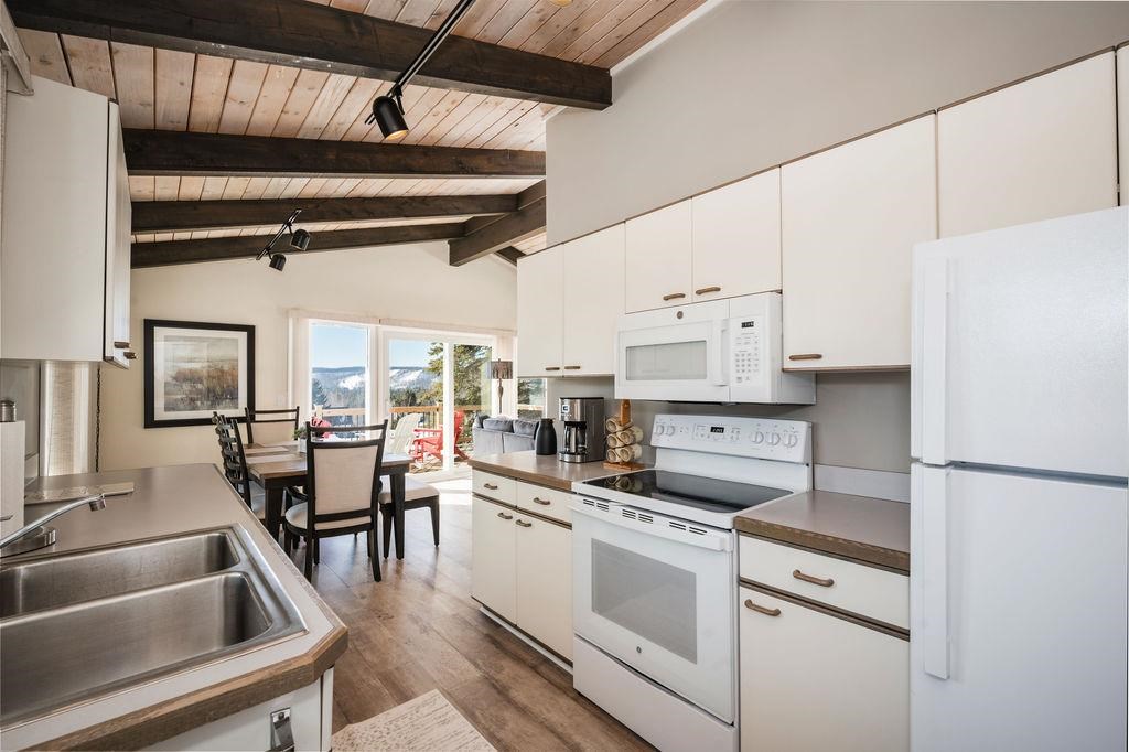 3343 Hill View Boyne Falls MI 49713