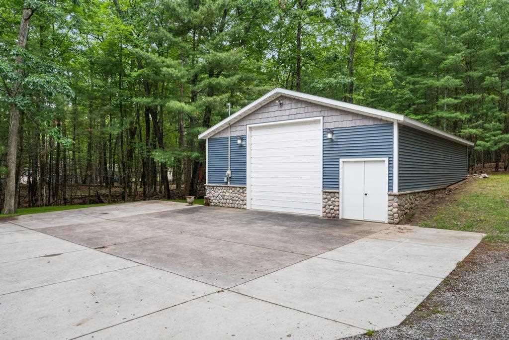 333 Kenwood Avenue Roscommon MI 48653