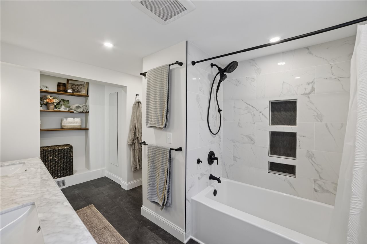 204 Petoskey Charlevoix MI 49720-1419