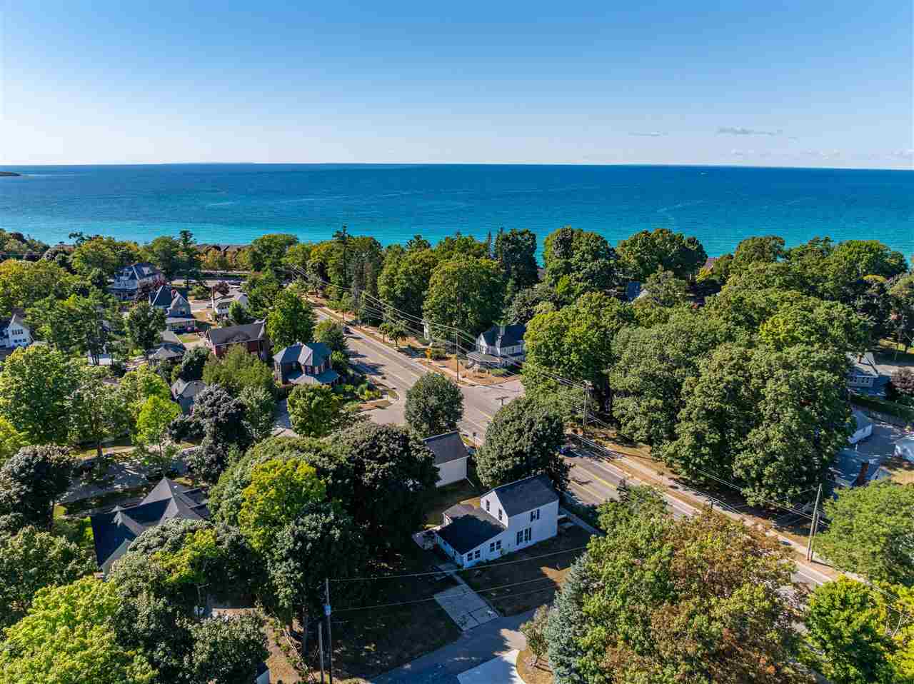 204 Petoskey Charlevoix MI 49720-1419