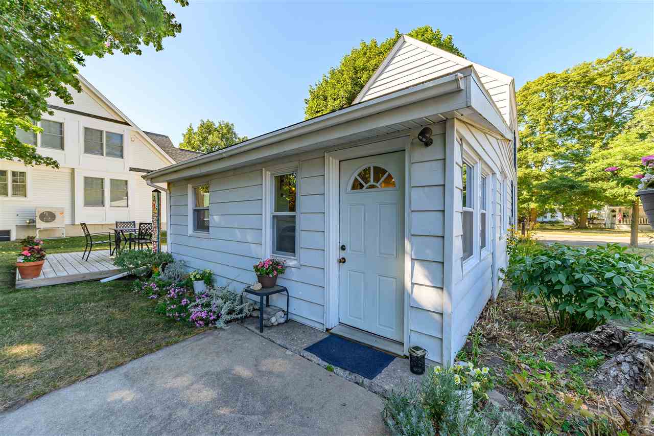 204 Petoskey Charlevoix MI 49720-1419
