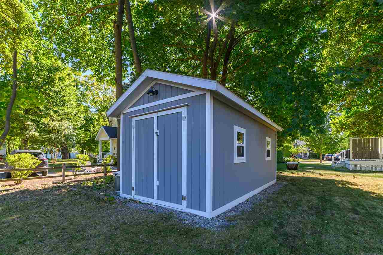 204 Petoskey Charlevoix MI 49720-1419