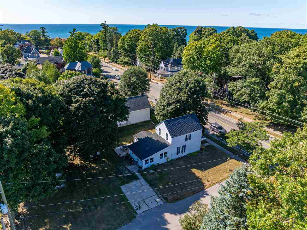 204 Petoskey Charlevoix MI 49720-1419