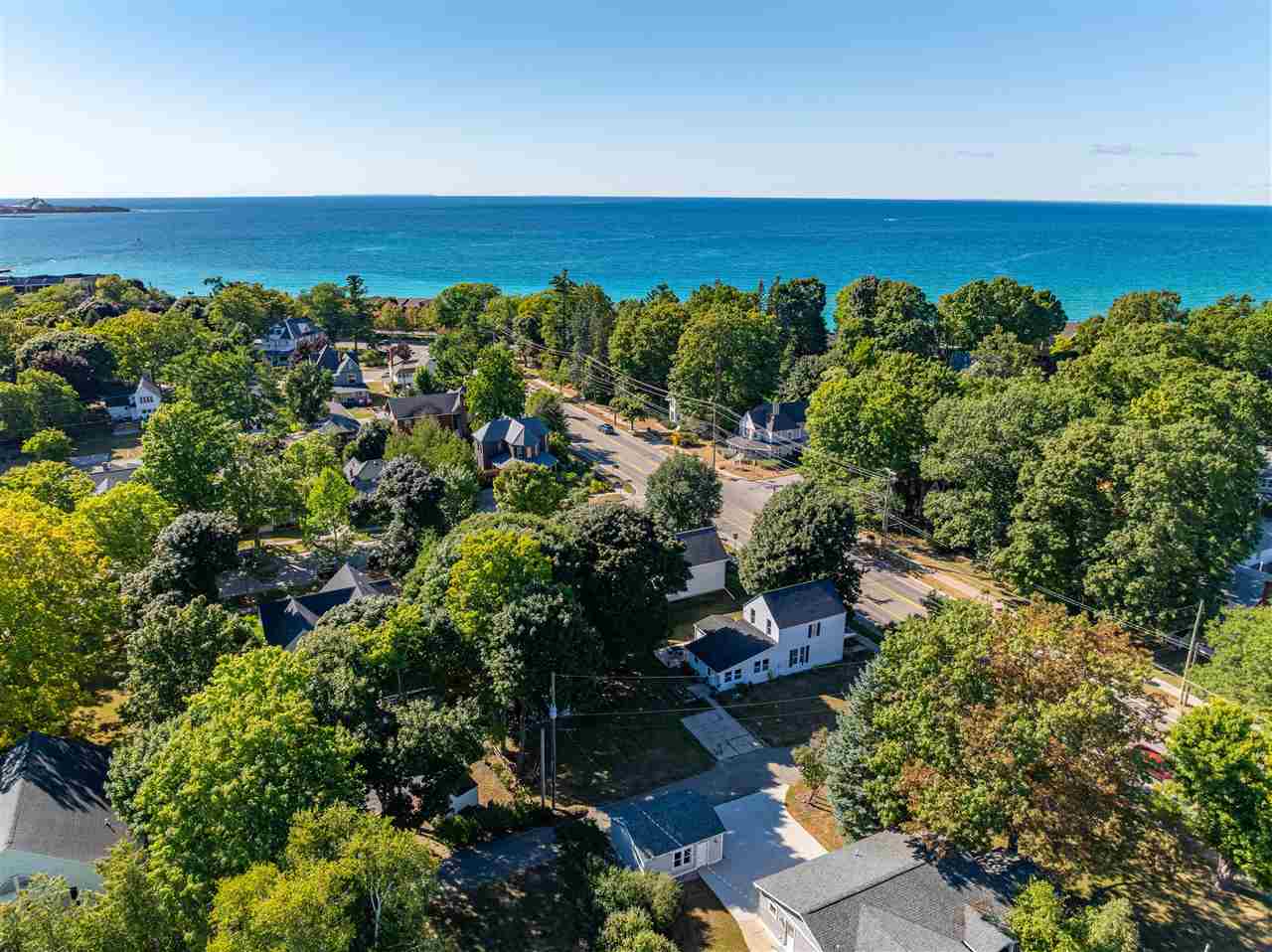 204 Petoskey Charlevoix MI 49720-1419