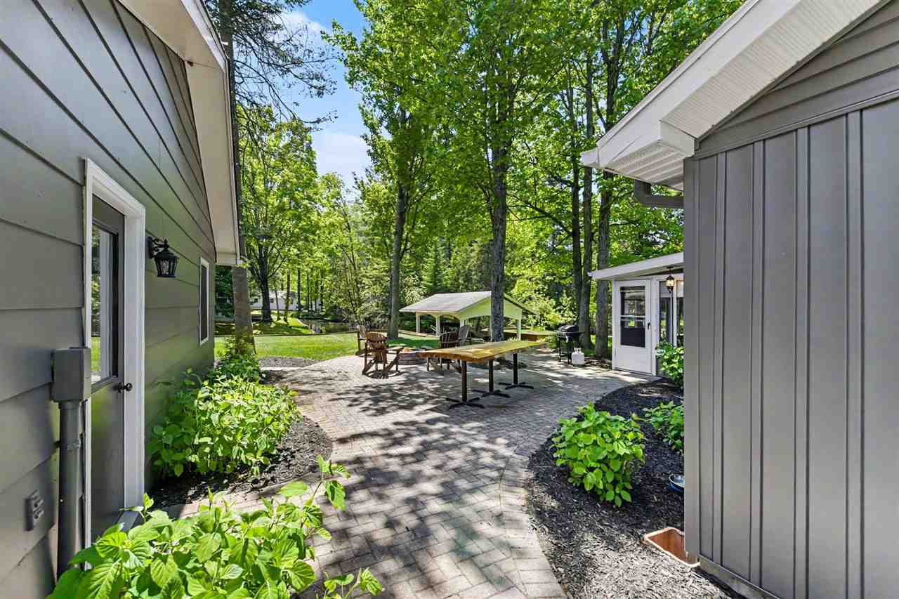 3327 Lynn Drive Indian River MI 49749