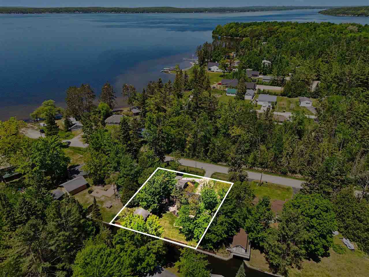 3327 Lynn Drive Indian River MI 49749