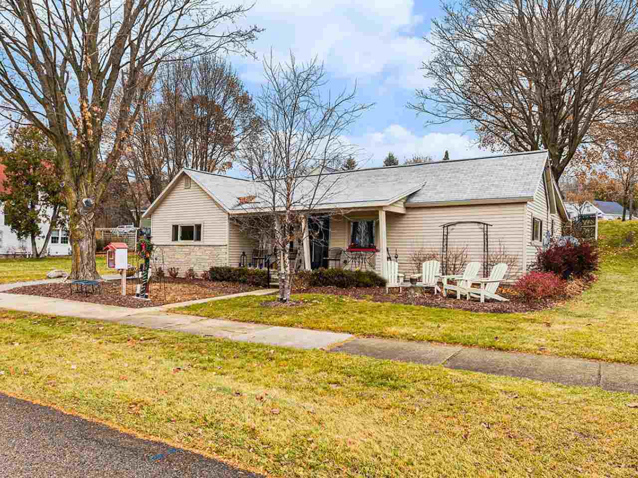 816 Lower Lake Drive Boyne City MI 49712