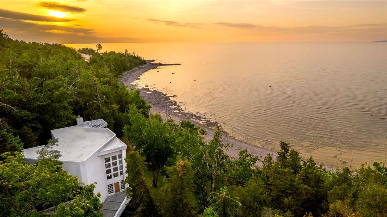 7857 Nine Mile Drive Charlevoix MI 49720