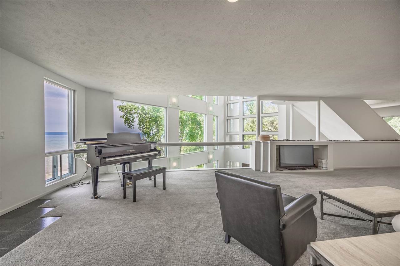 7857 Nine Mile Drive Charlevoix MI 49720