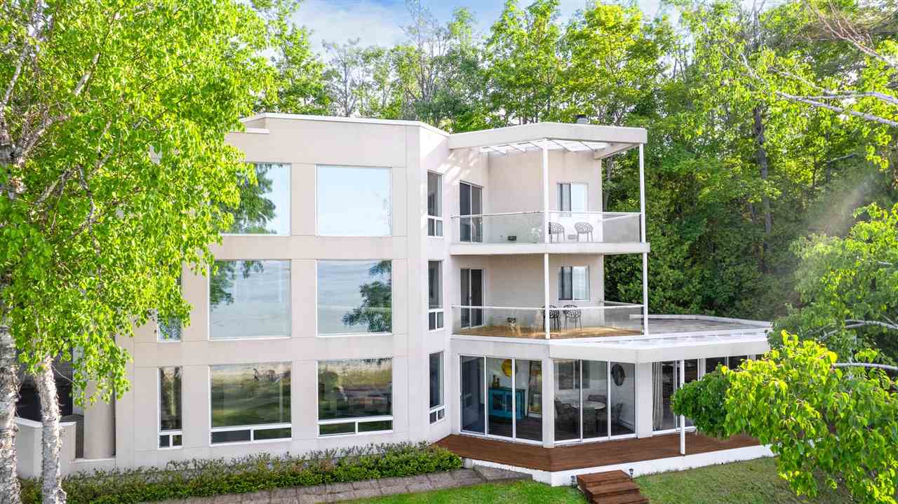 7857 Nine Mile Drive Charlevoix MI 49720