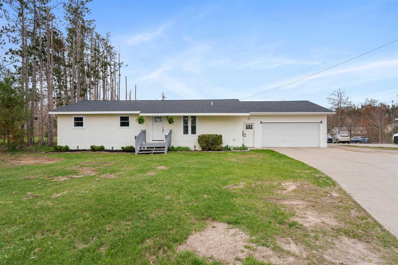 10 Mccoy Road Gaylord MI 49735