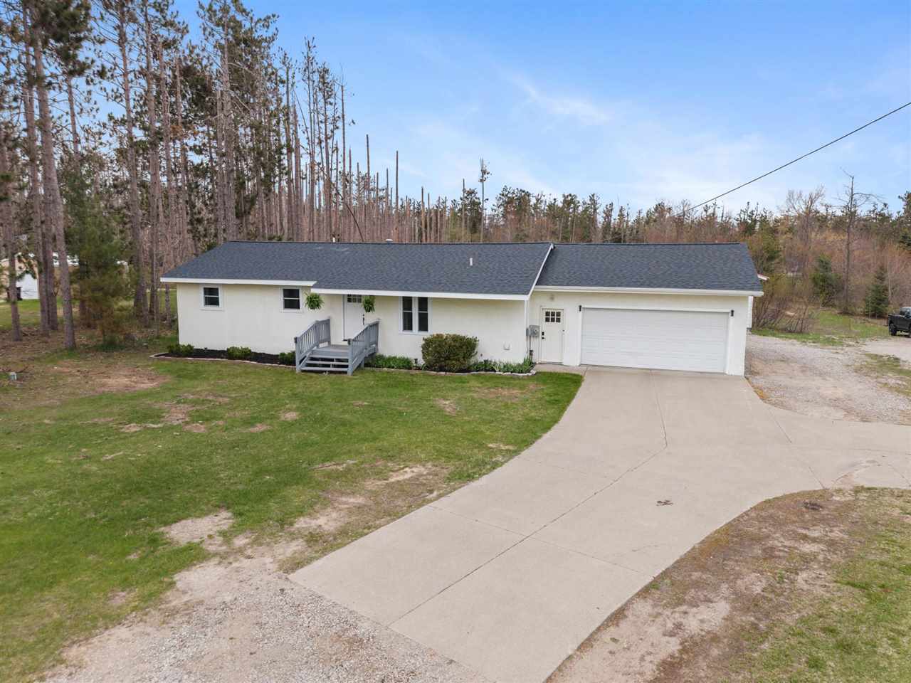 10 Mccoy Road Gaylord MI 49735