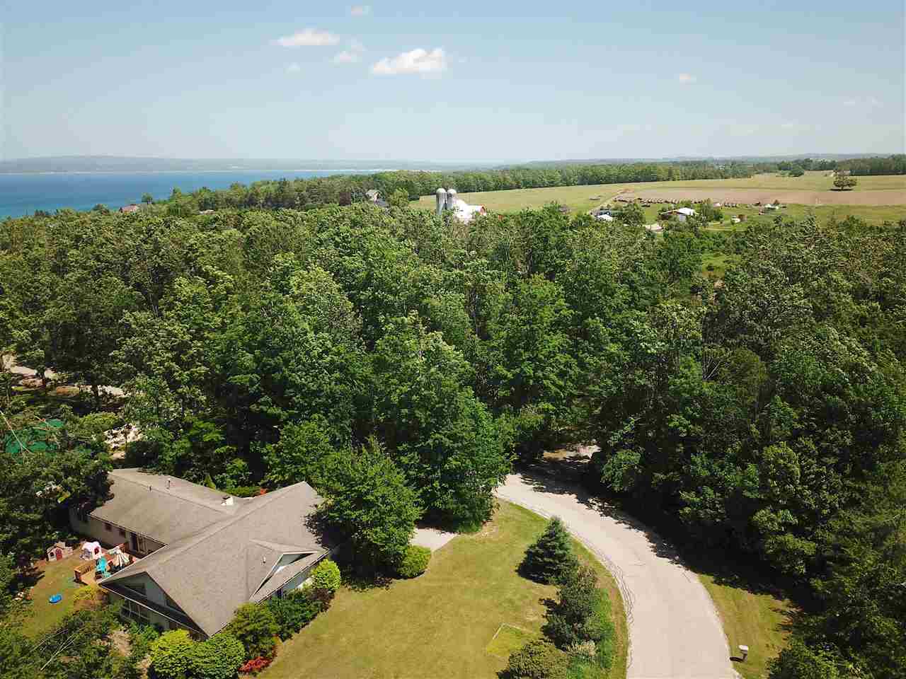 1178 Woodland Drive Petoskey MI 49770