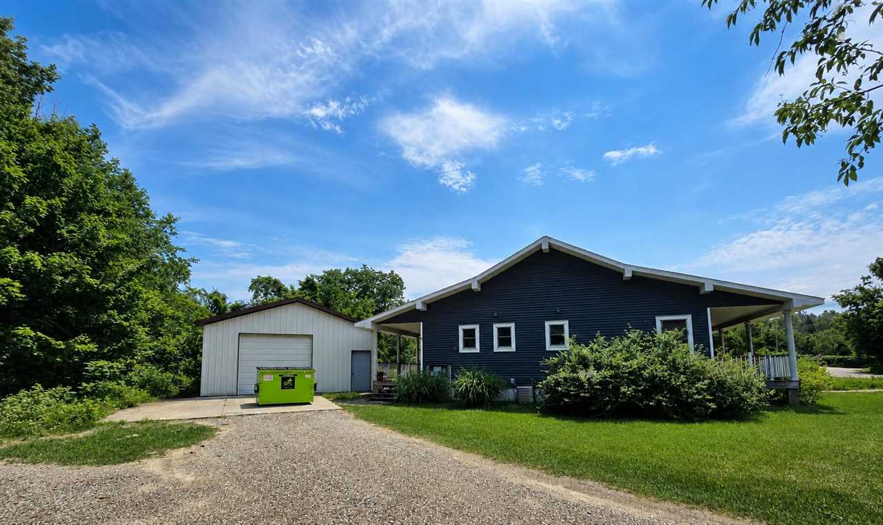 04180 Pops Road Charlevoix MI 49720
