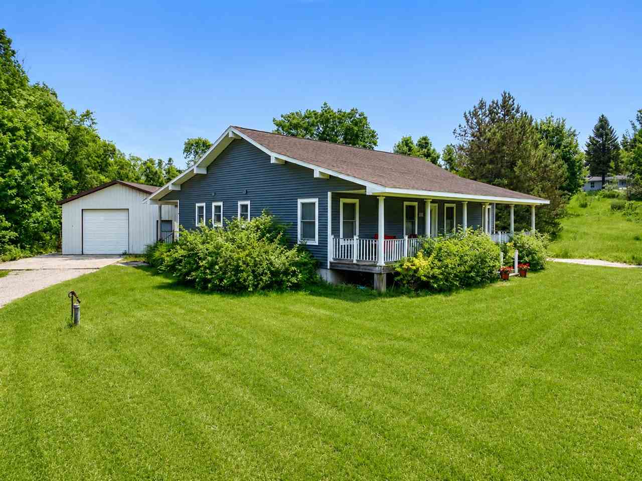 04180 Pops Road Charlevoix MI 49720