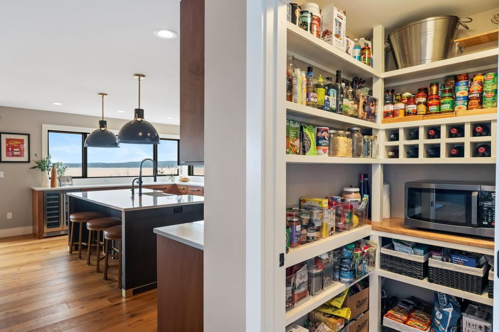 914 Country Lane Petoskey MI 49770