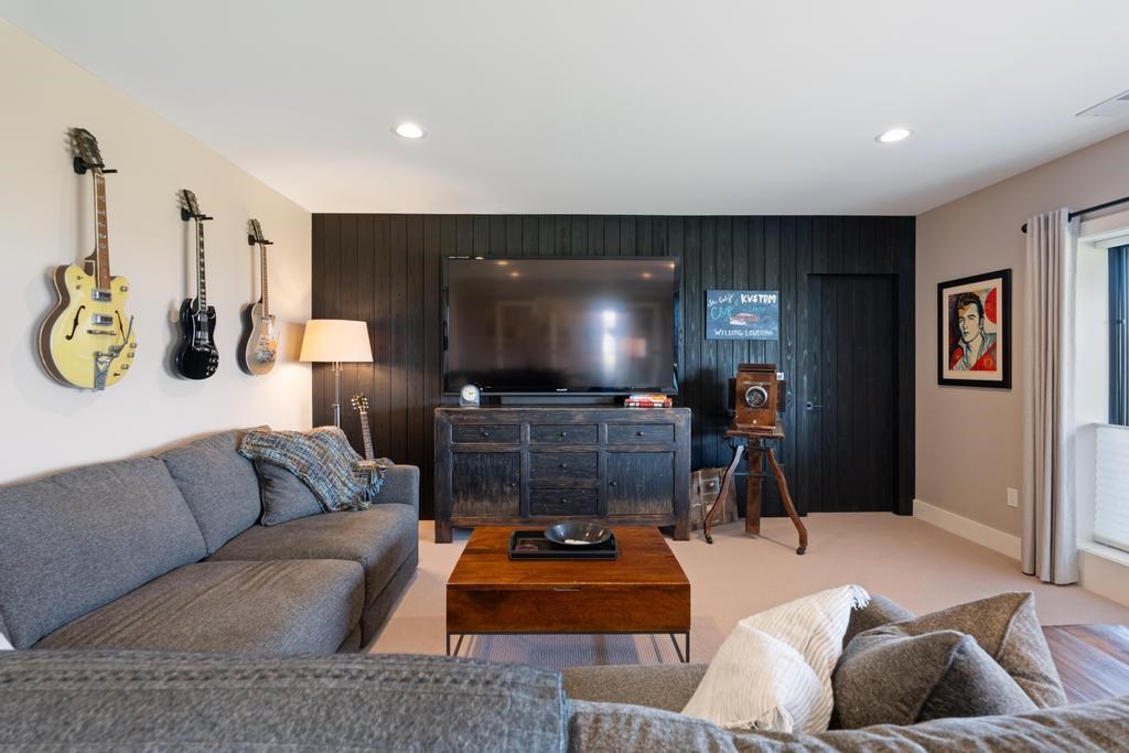 914 Country Lane Petoskey MI 49770