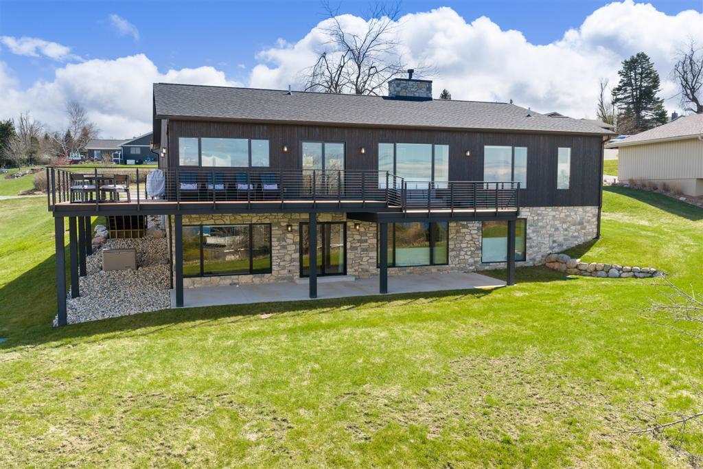 914 Country Lane Petoskey MI 49770