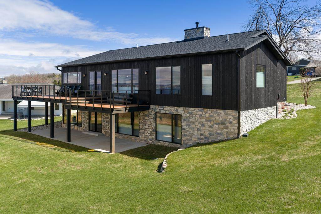 914 Country Lane Petoskey MI 49770