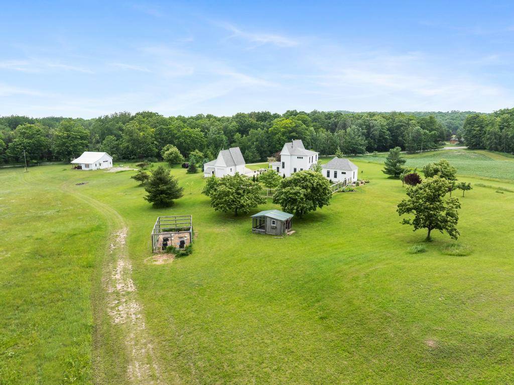 5613 Division Road Harbor Springs MI 49740