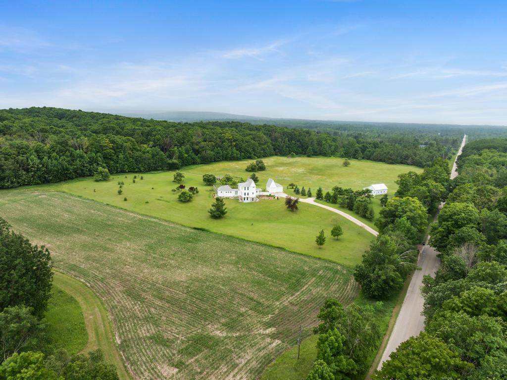 5613 Division Road Harbor Springs MI 49740