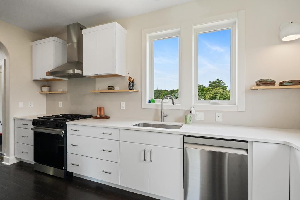 5613 Division Road Harbor Springs MI 49740