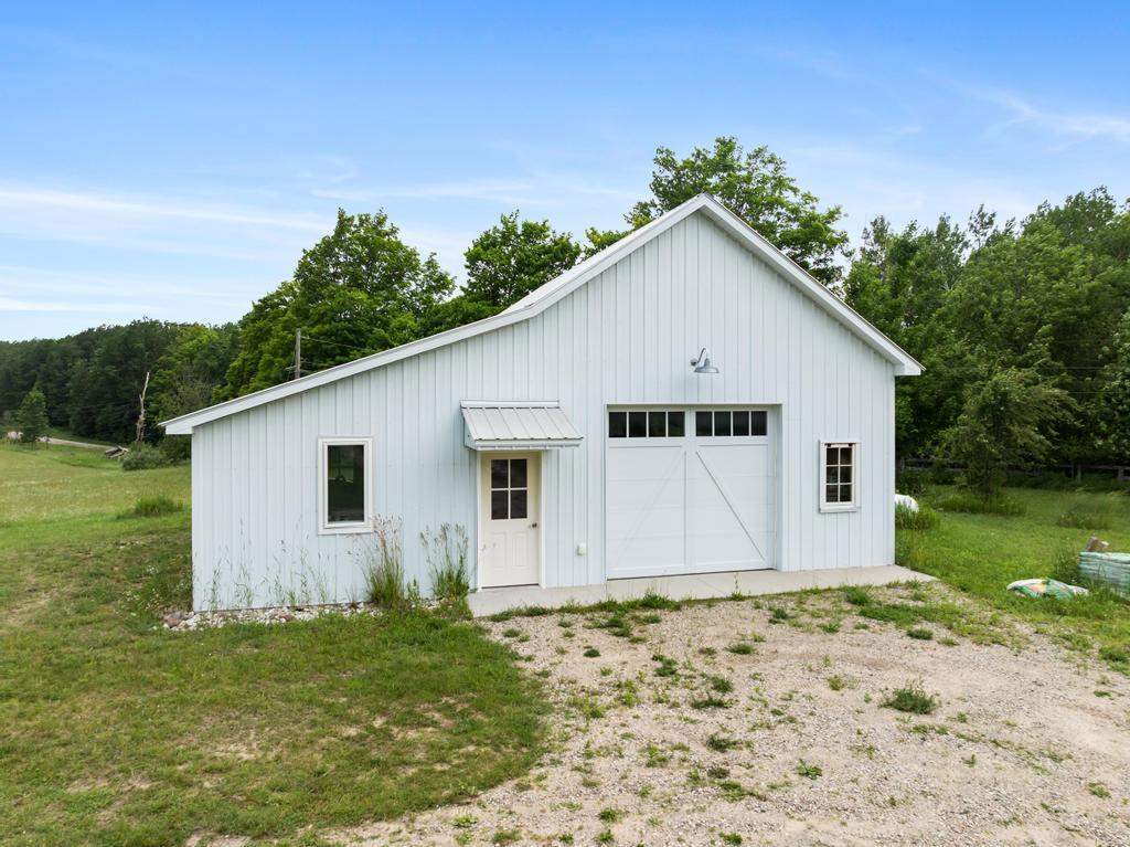 5613 Division Road Harbor Springs MI 49740