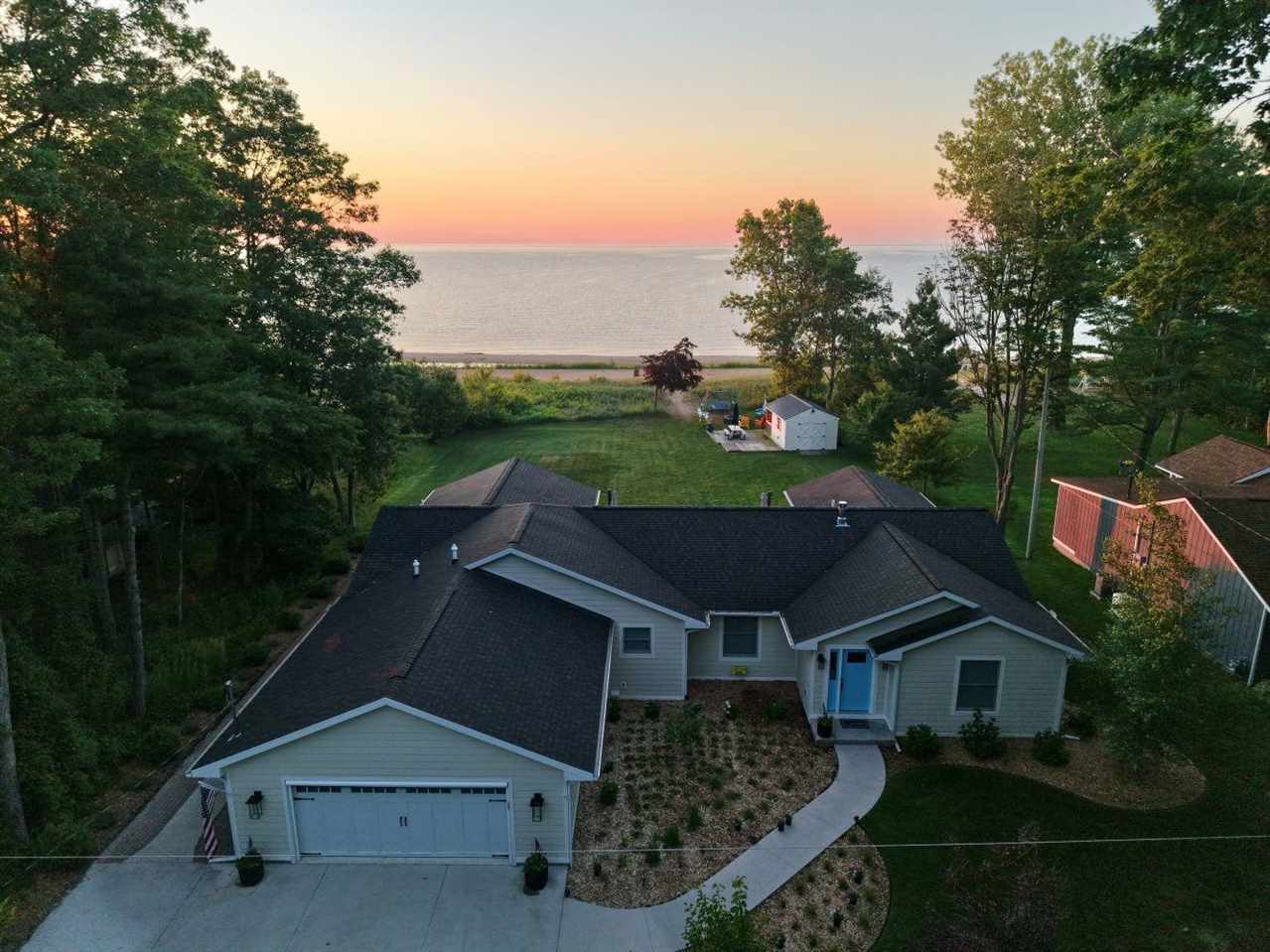 6124 Ridge Road Oscoda MI 48750
