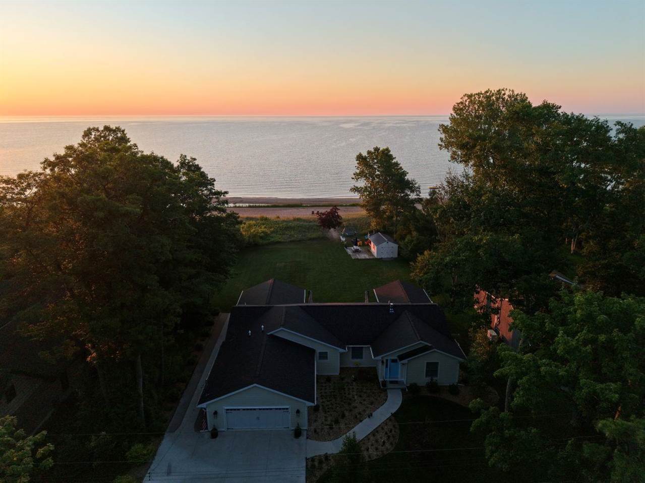 6124 Ridge Road Oscoda MI 48750