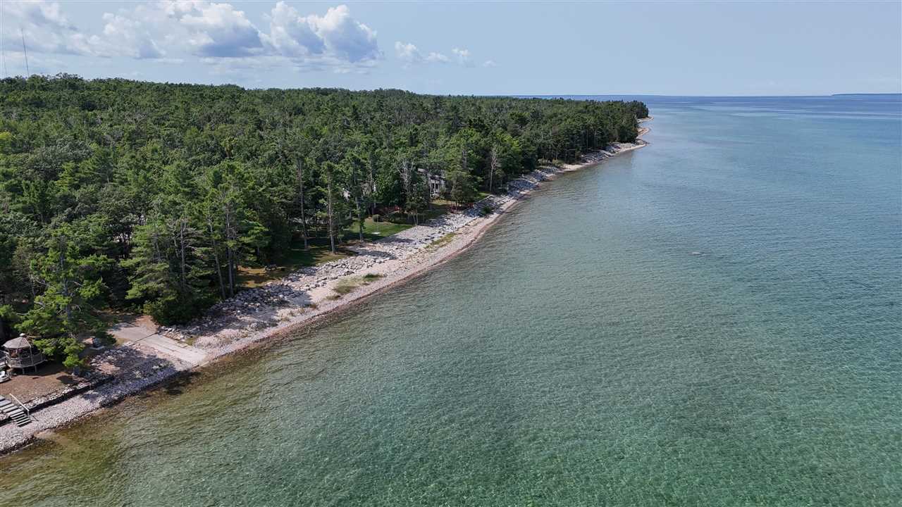 9080 Cedarhurst Drive Cheboygan MI 49721