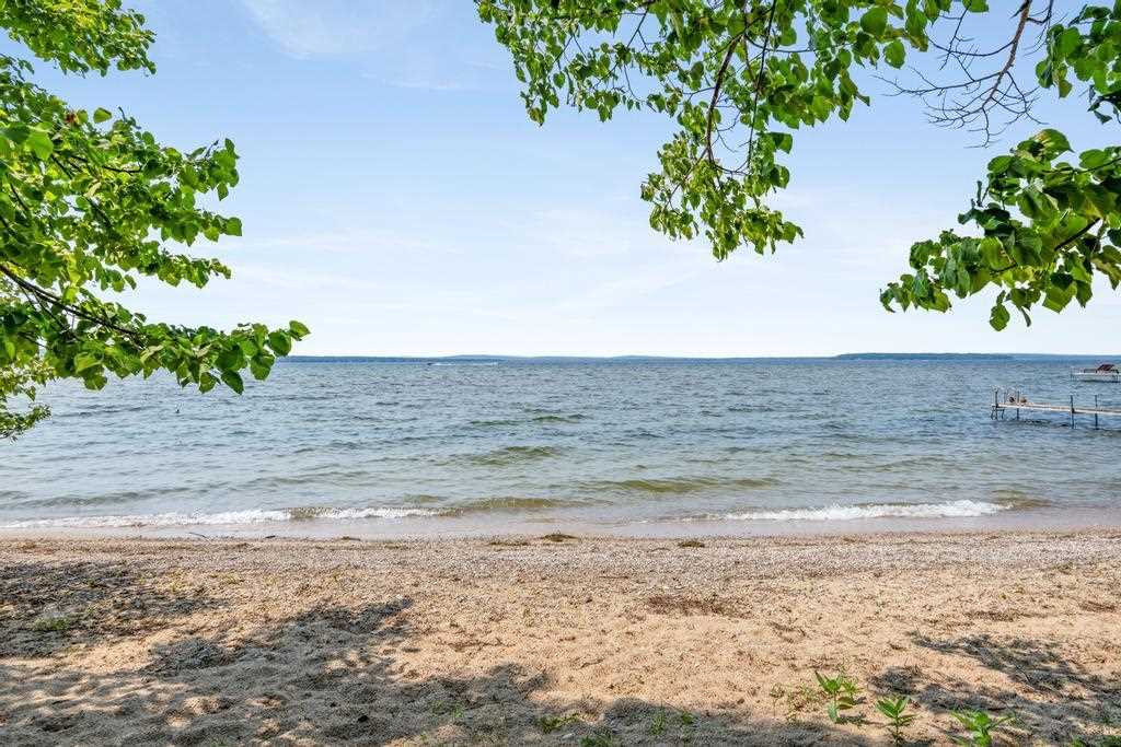 1530 N Wahbee Avenue Indian River MI 49749