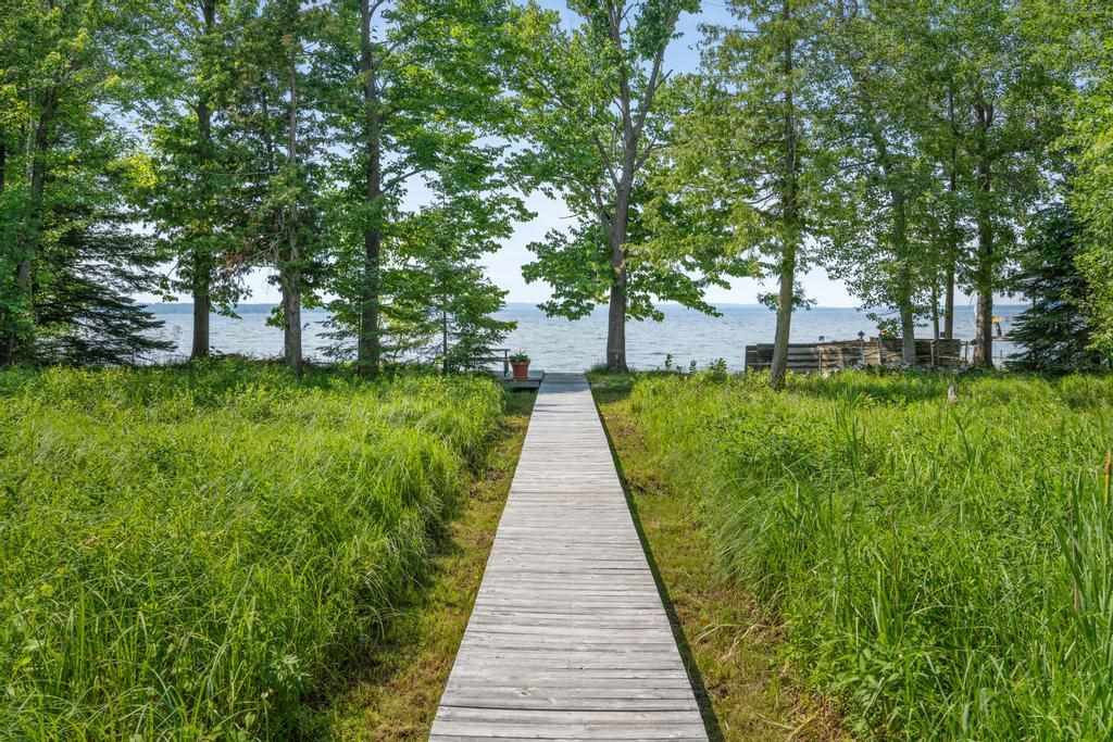 1530 N Wahbee Avenue Indian River MI 49749