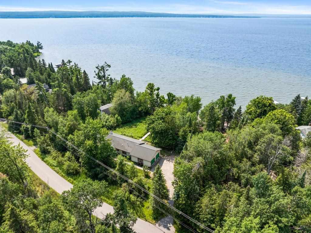 1530 N Wahbee Avenue Indian River MI 49749