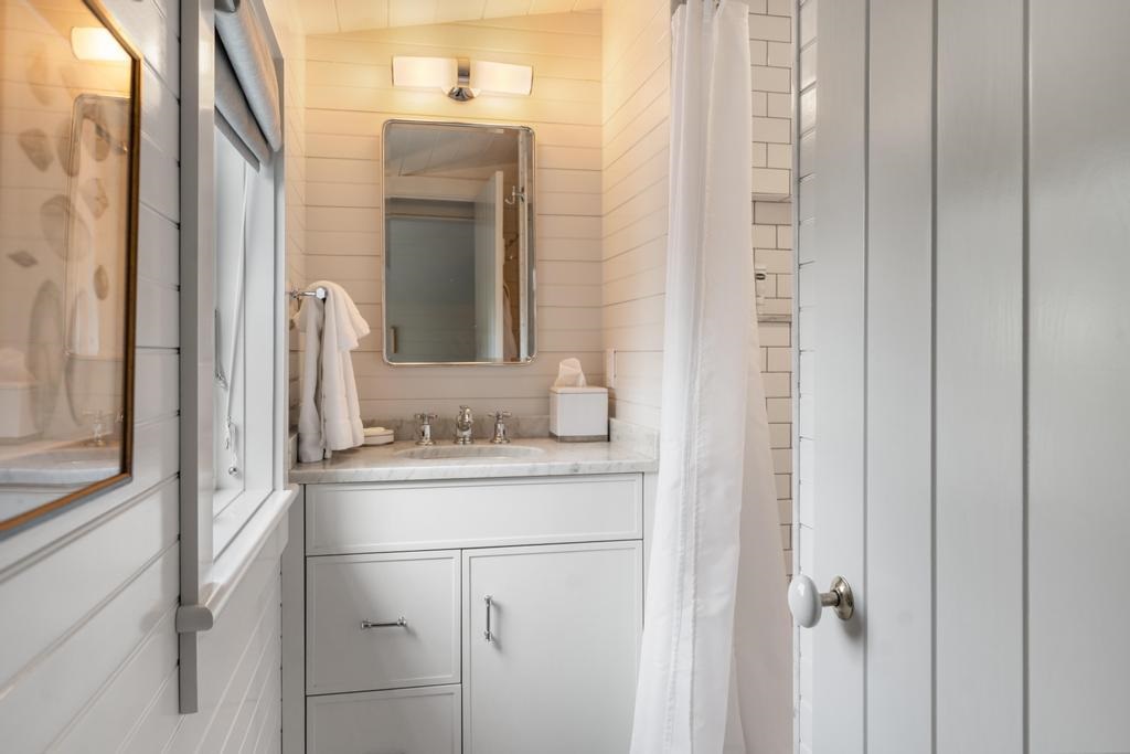 582 E Main Street Harbor Springs MI 49740