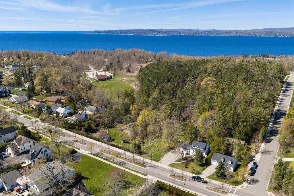 1119 E Mitchell Street Petoskey MI 49770