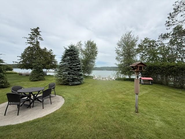 8630 Curtis Lane Petoskey MI 49770