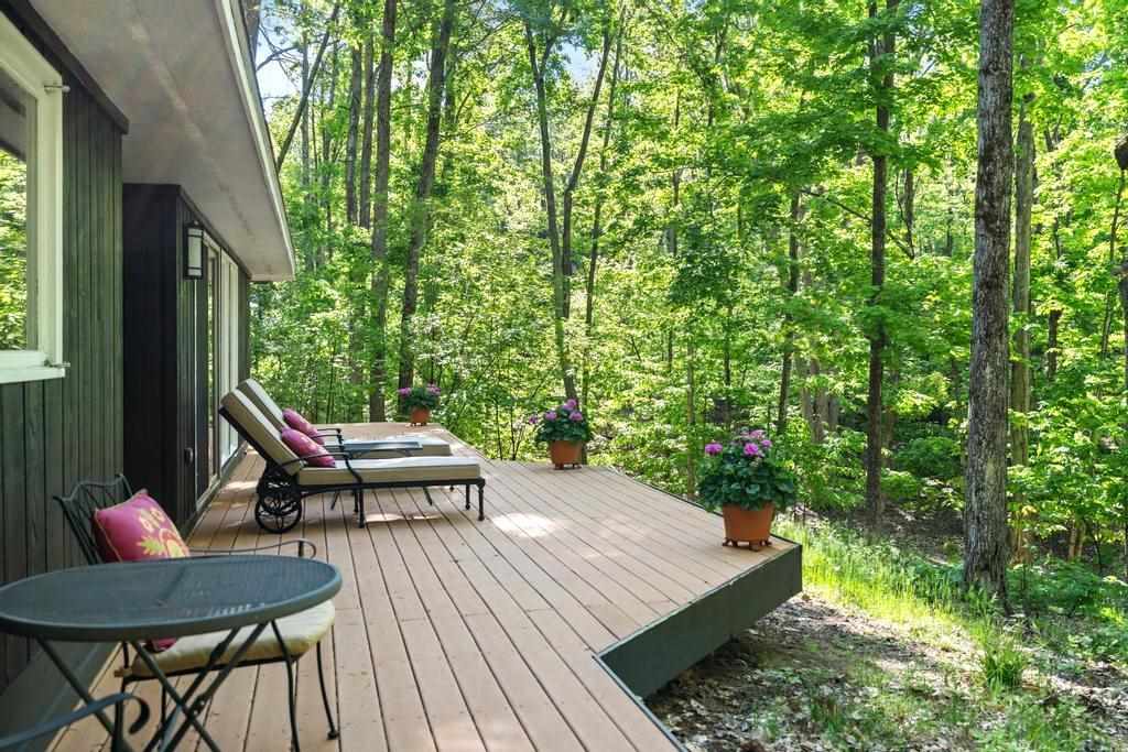 1566 Candlewood Harbor Springs MI 49740