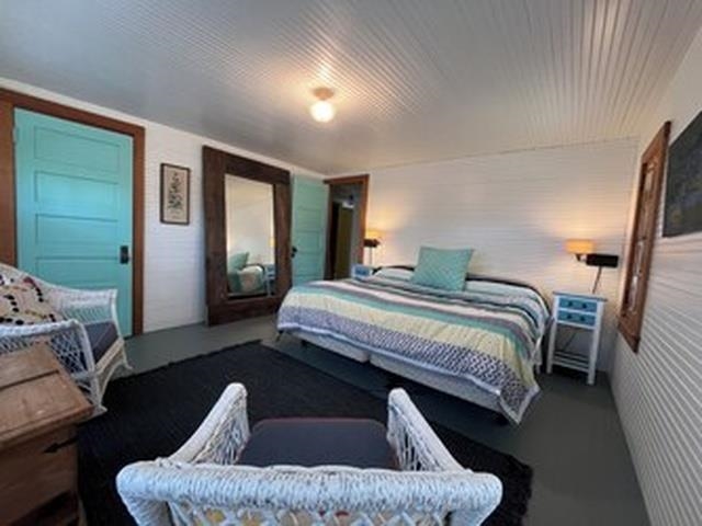 1264 Fern Harbor Springs MI 49740