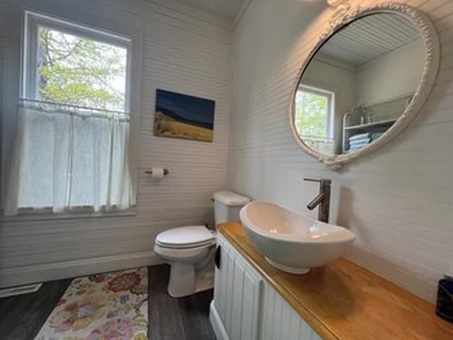 1264 Fern Harbor Springs MI 49740