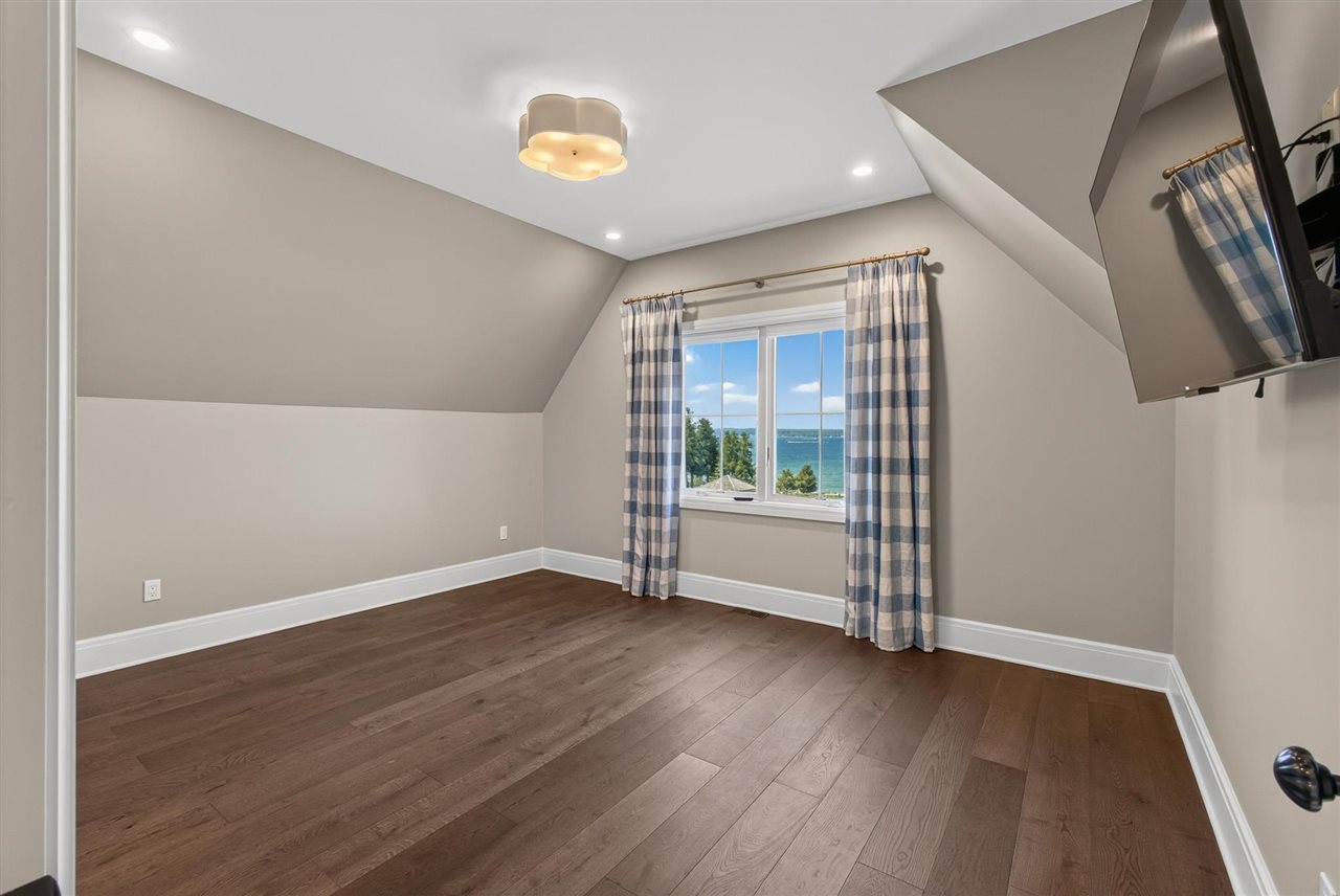 7615 Oyster Bay Drive Charlevoix MI 49712