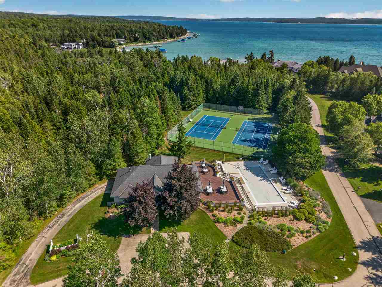 7615 Oyster Bay Drive Charlevoix MI 49712
