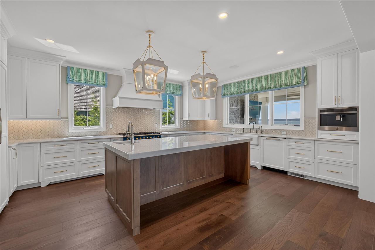 7615 Oyster Bay Drive Charlevoix MI 49712