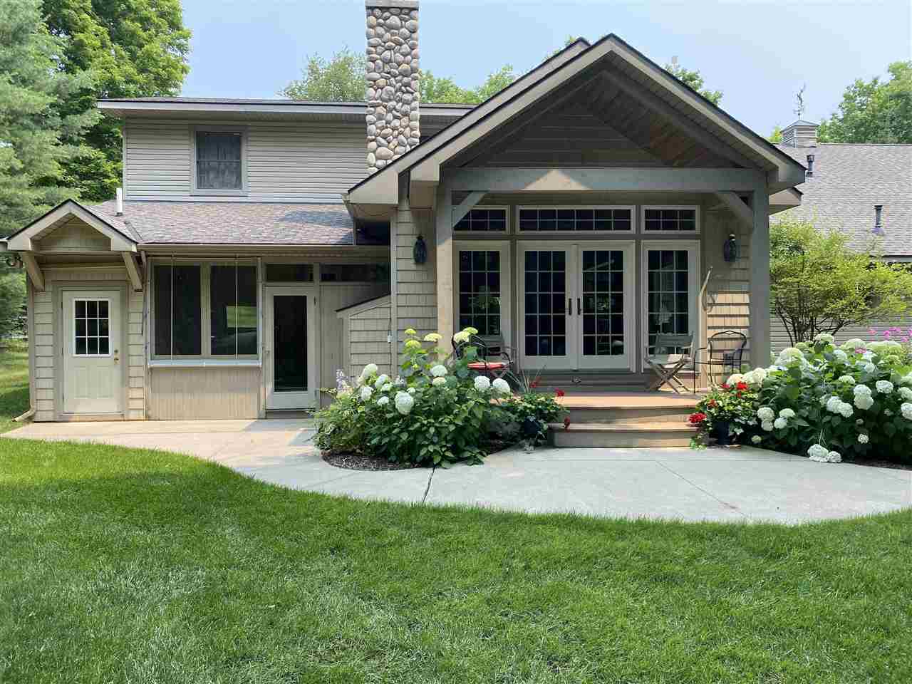 2670 Larks Lake Harbor Springs MI 49740