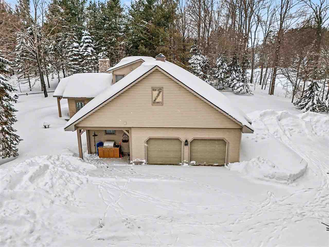 2670 Larks Lake Harbor Springs MI 49740
