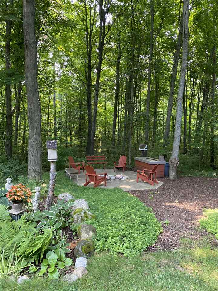 2670 Larks Lake Harbor Springs MI 49740