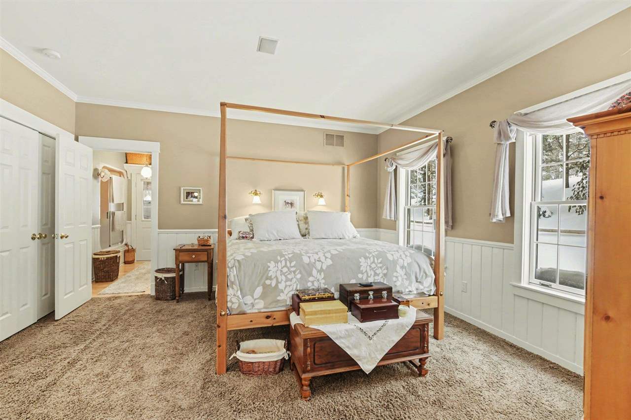2670 Larks Lake Harbor Springs MI 49740