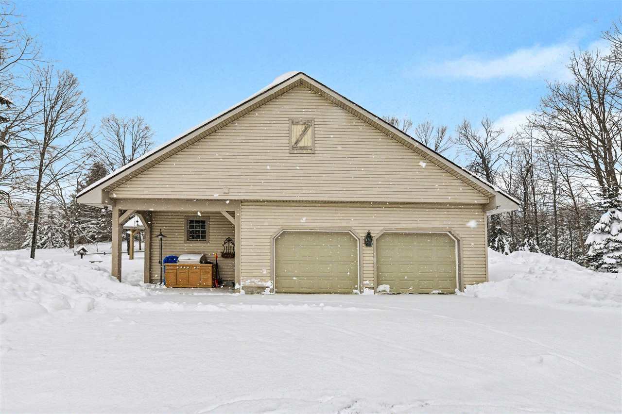 2670 Larks Lake Harbor Springs MI 49740