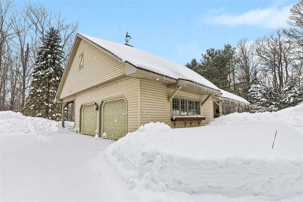 2670 Larks Lake Harbor Springs MI 49740