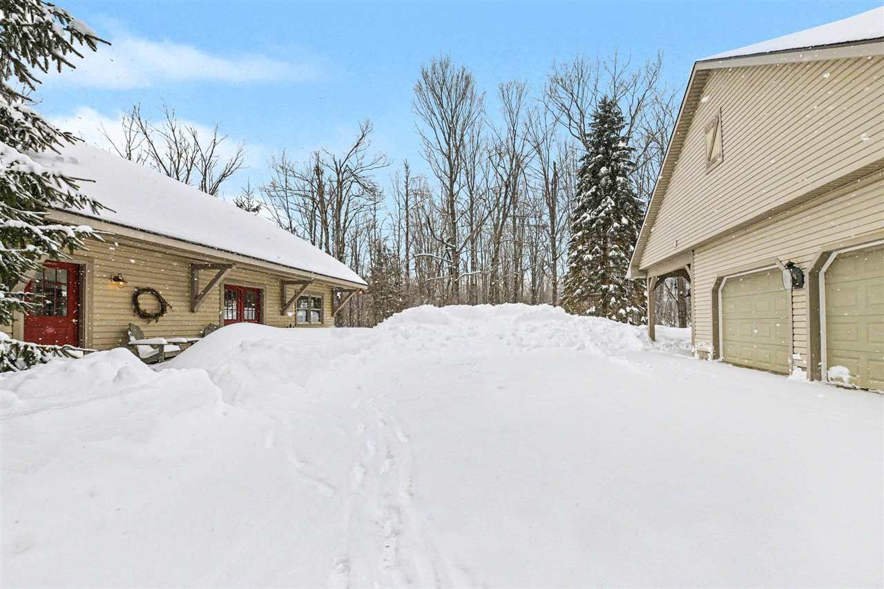 2670 Larks Lake Harbor Springs MI 49740