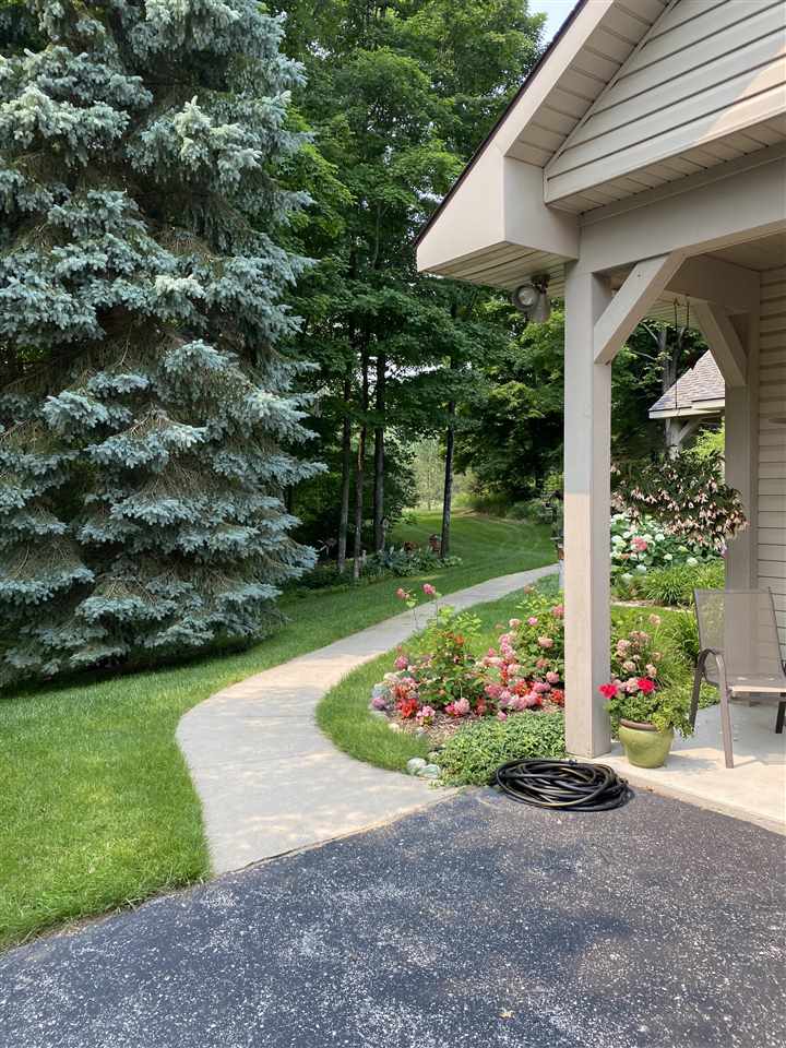 2670 Larks Lake Harbor Springs MI 49740